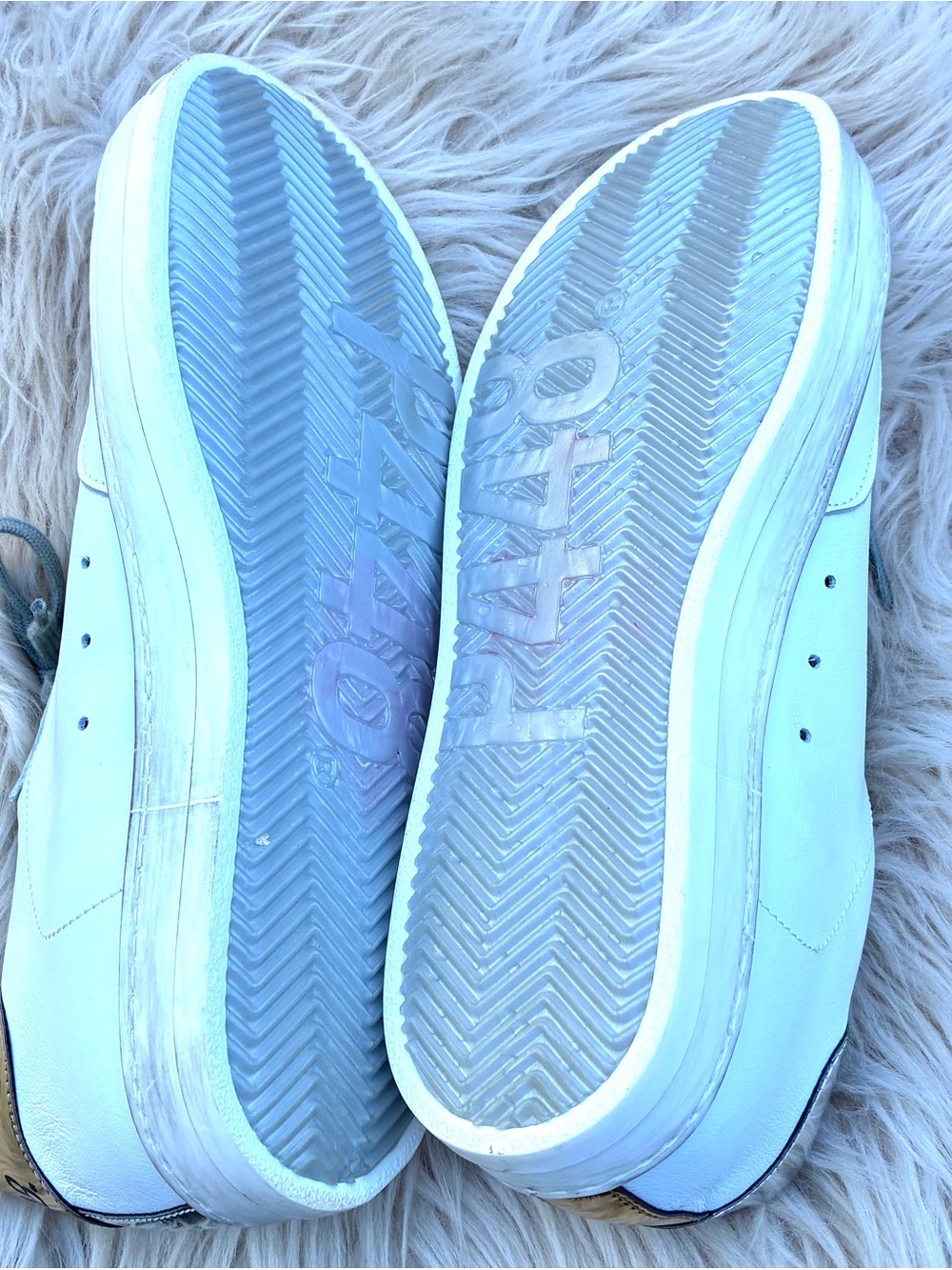 P448 Silver Gold EUC White Leather Sneakers Sz 39, 9 US - Picture 13 of 13